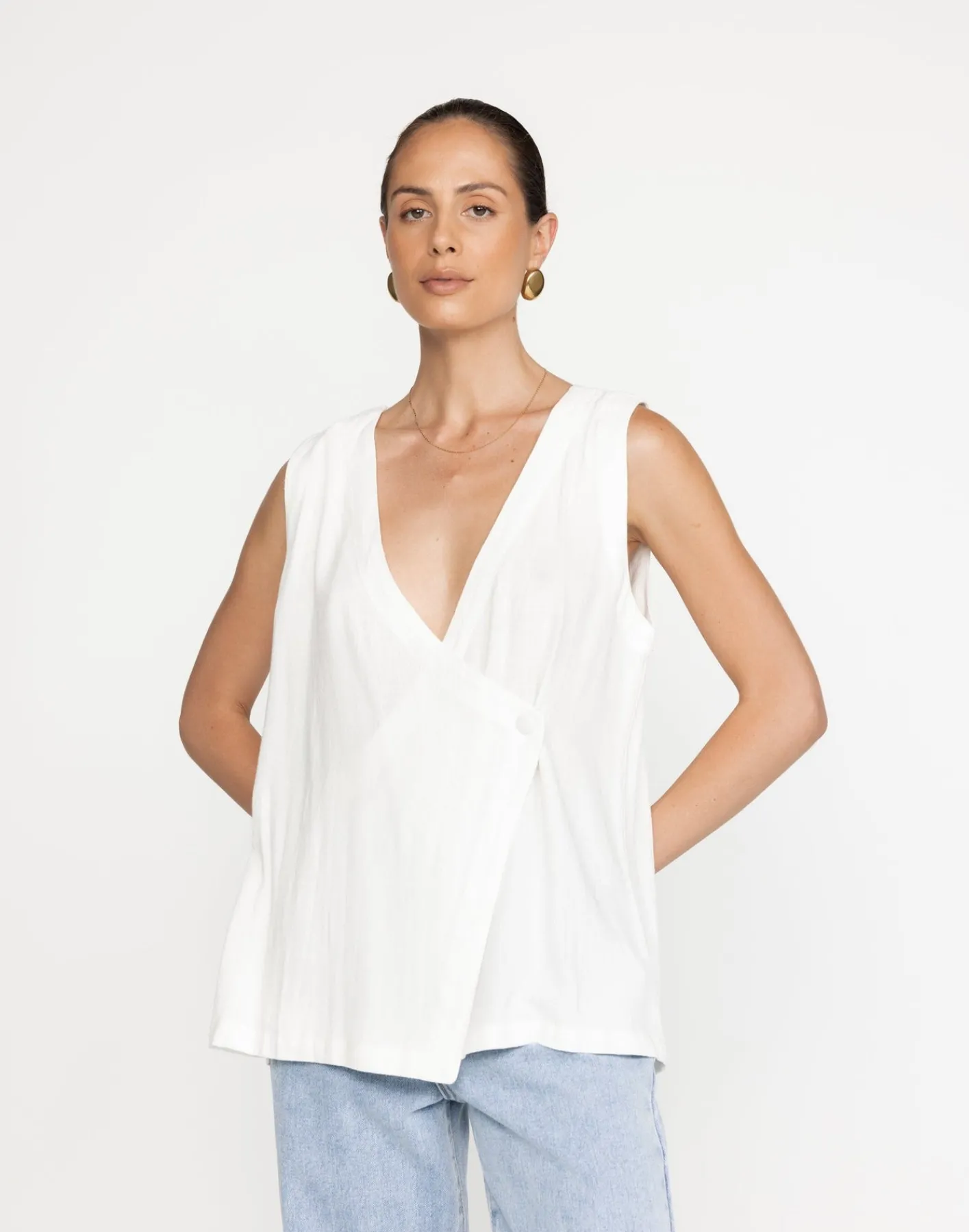 Adelle Top (White)*CHARCOAL Outlet