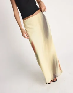 Adrina Maxi Skirt (Magnolia)*CHARCOAL CLOTHING Outlet