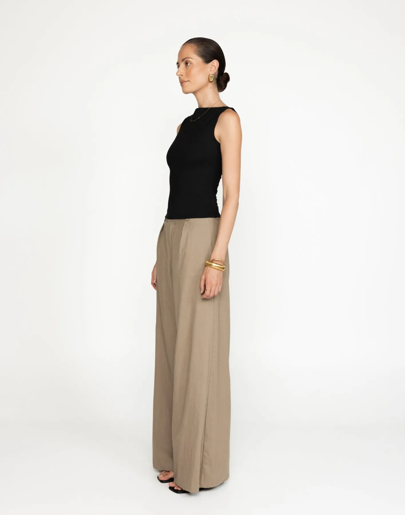 Alda Top (Black)*CHARCOAL Outlet