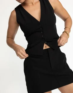 Brooks Vest (Black)*CHARCOAL Outlet