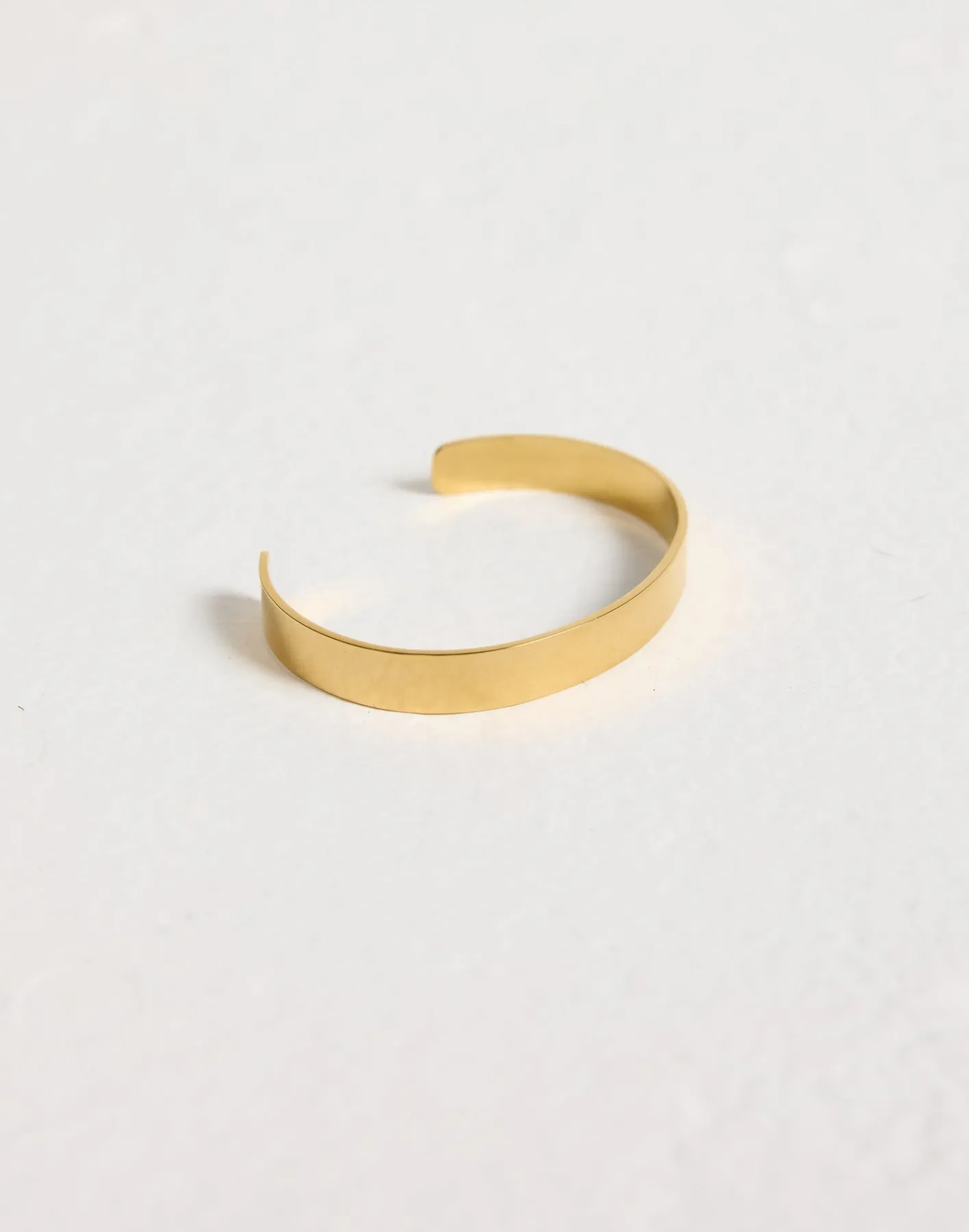 Camillia Bracelet (Gold)*CHARCOAL CLOTHING Fashion
