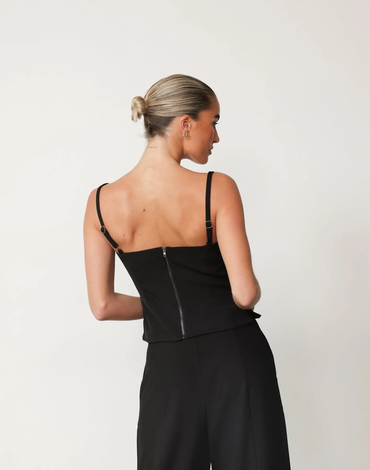 Caris Top (Black)*CHARCOAL Best