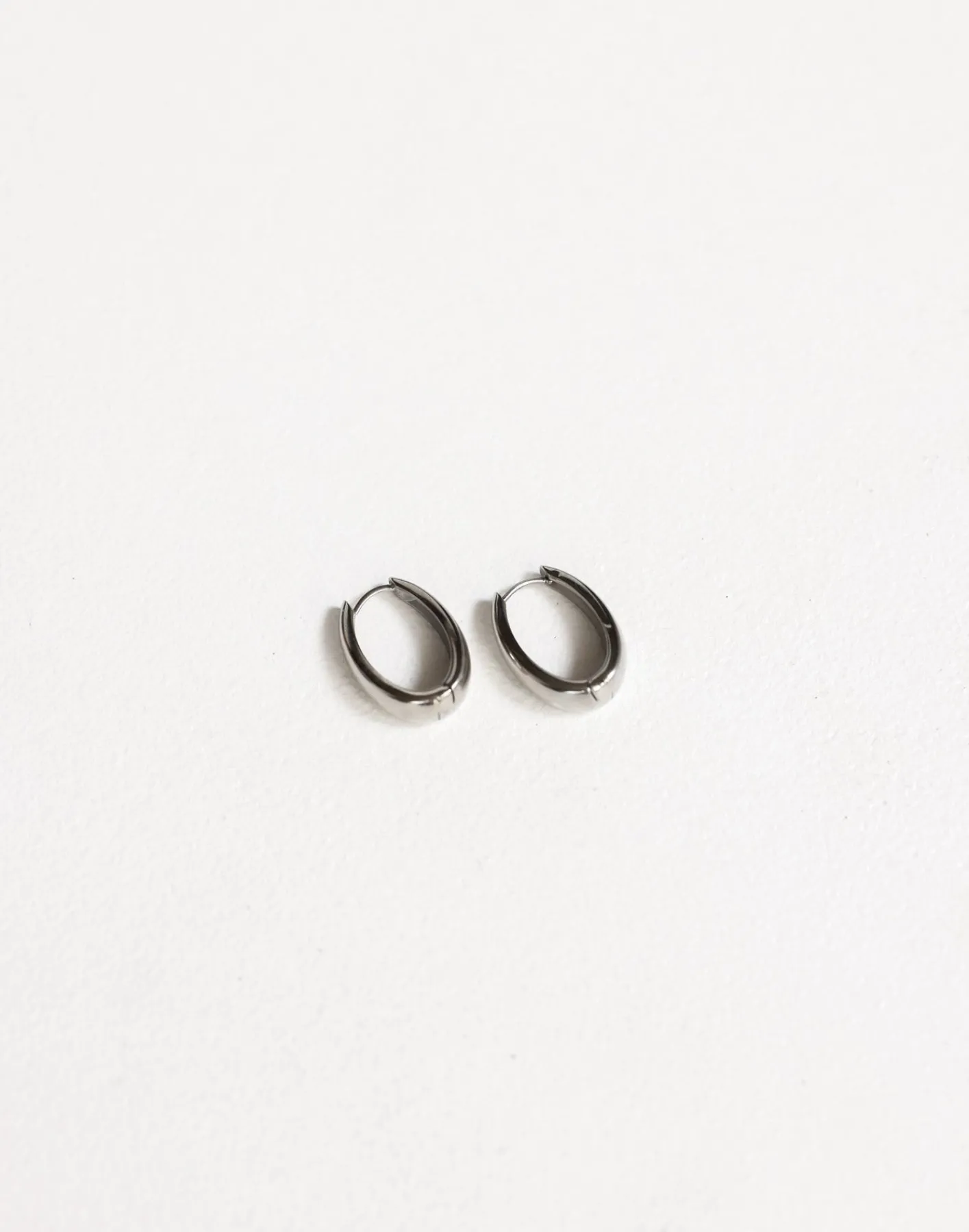 Christa Earrings (Silver)*CHARCOAL New