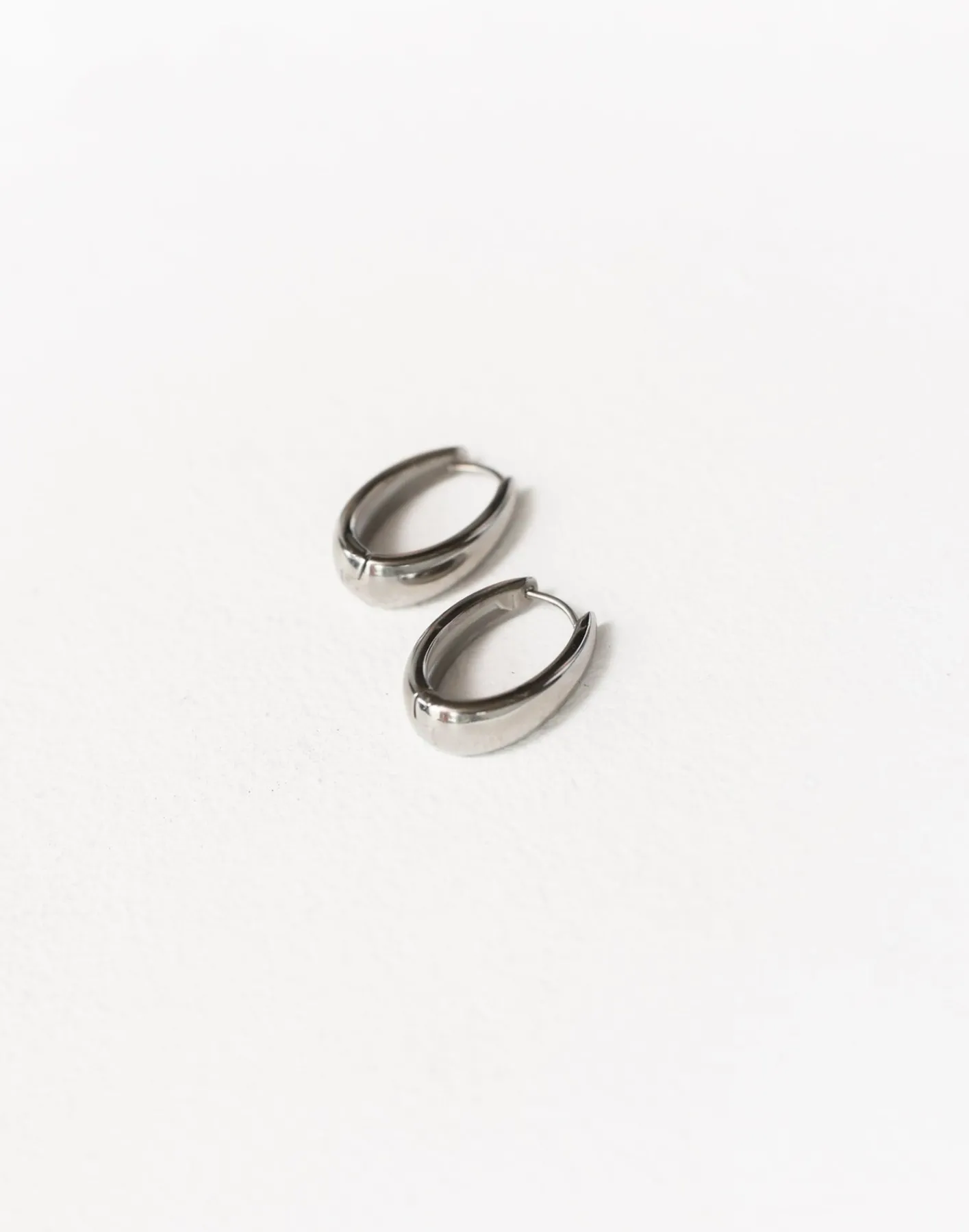 Christa Earrings (Silver)*CHARCOAL New