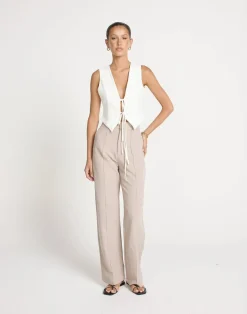 Kimberly Top (White)*CHARCOAL CLOTHING Hot