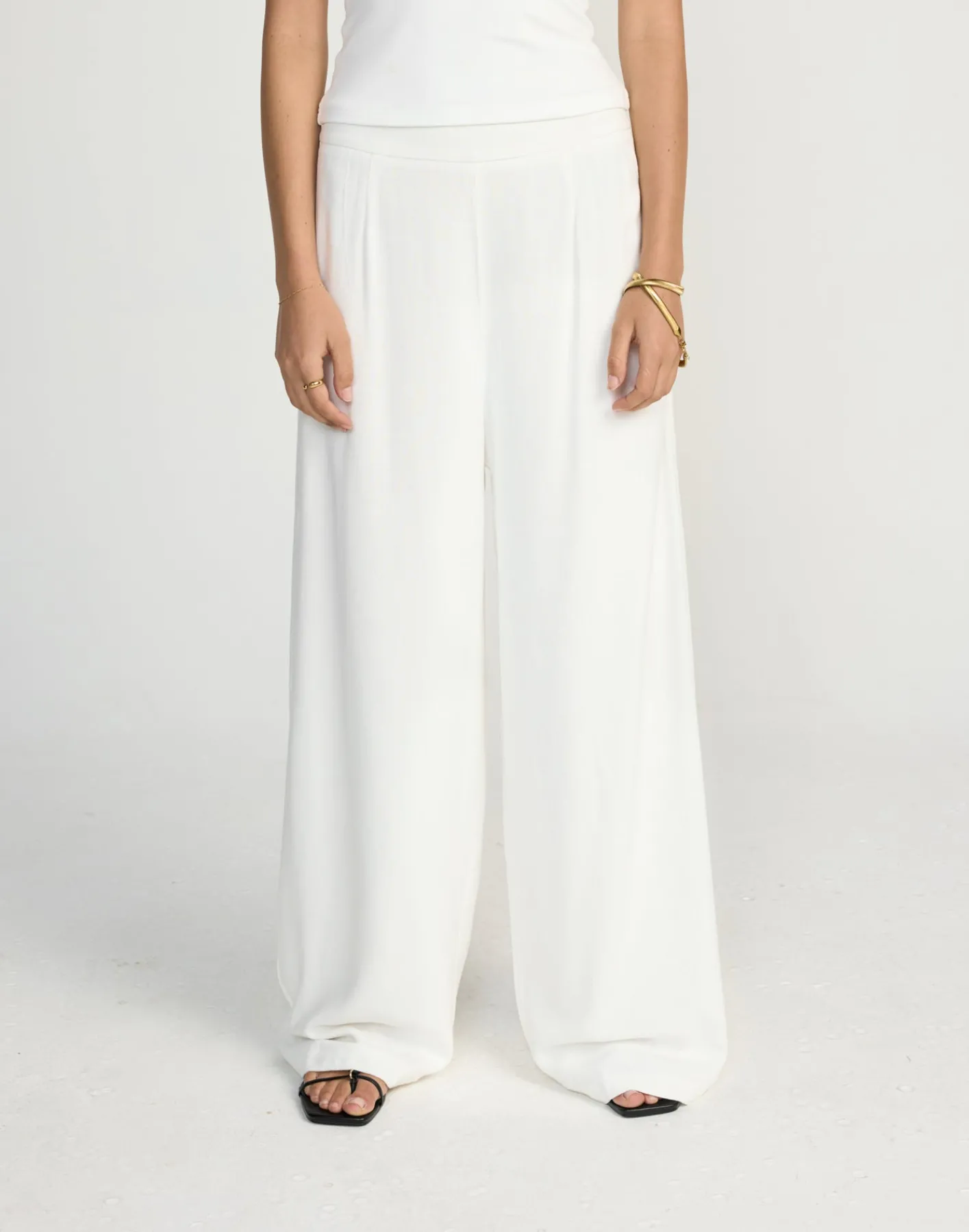 Lisbeth Pants (White)*CHARCOAL CLOTHING Discount