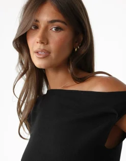 Martina Top (Black)*Q-Trend Online