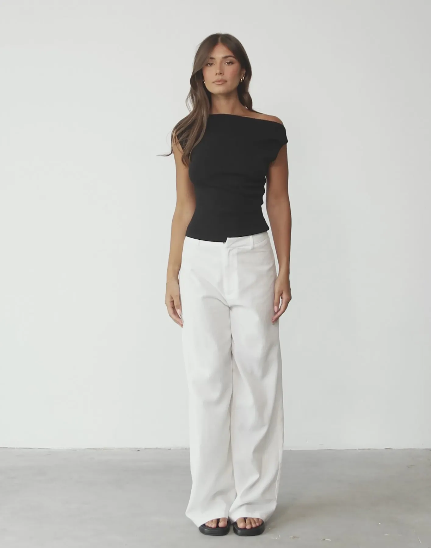 Martina Top (Black)*Q-Trend Online