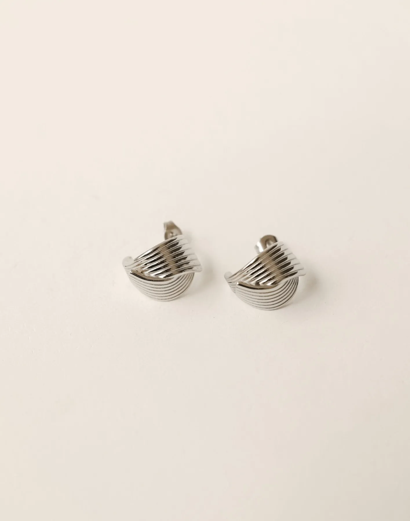 Niki Earrings (Silver)*CHARCOAL Best